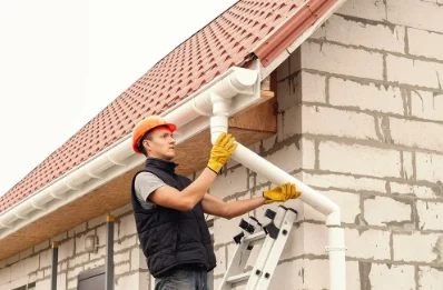 Pose et remplacement de gouttières à Fréniches
